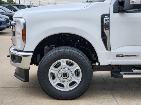 New 2026 Ford F250 XLT w/ FX4 Off-Road Package AWD/4WD image 9