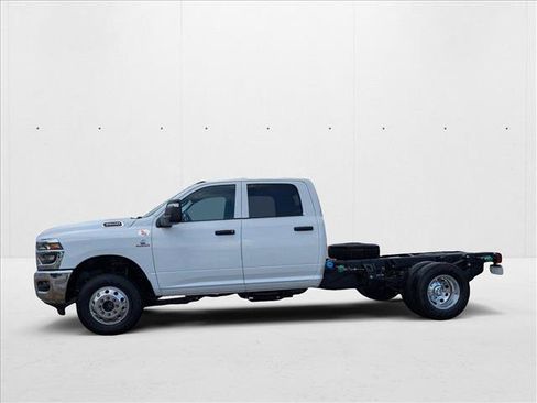 New 2025 RAM 3500 Tradesman w/ Chrome Appearance Group AWD/4WD image 8