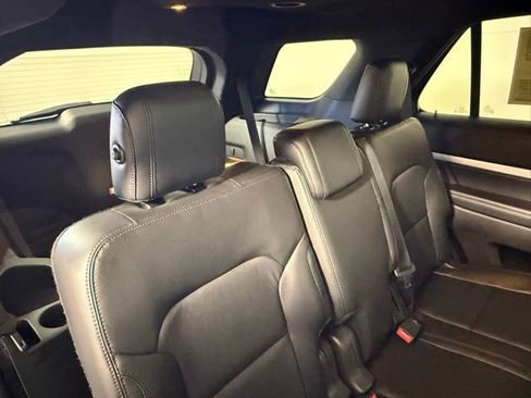Used 2017 Ford Explorer XLT w/ Equipment Group 202A image 46