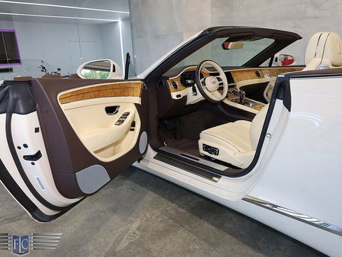 Used 2022 Bentley Continental GT AWD/4WD image 19