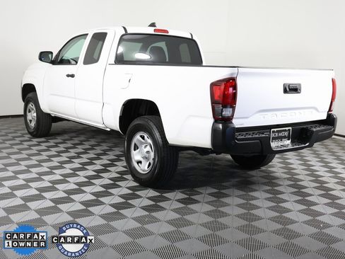 Used 2022 Toyota Tacoma SR image 6