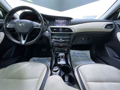 Used 2019 INFINITI QX30 Premium w/ Navigation Package image 19