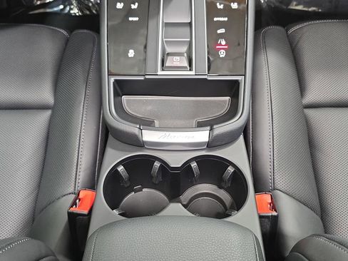 New 2026 Porsche Macan image 20