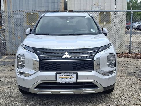 Used 2024 Mitsubishi Outlander SE AWD/4WD image 3