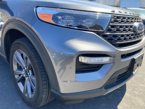 Certified 2022 Ford Explorer XLT w/ Equipment Group 202A image 3