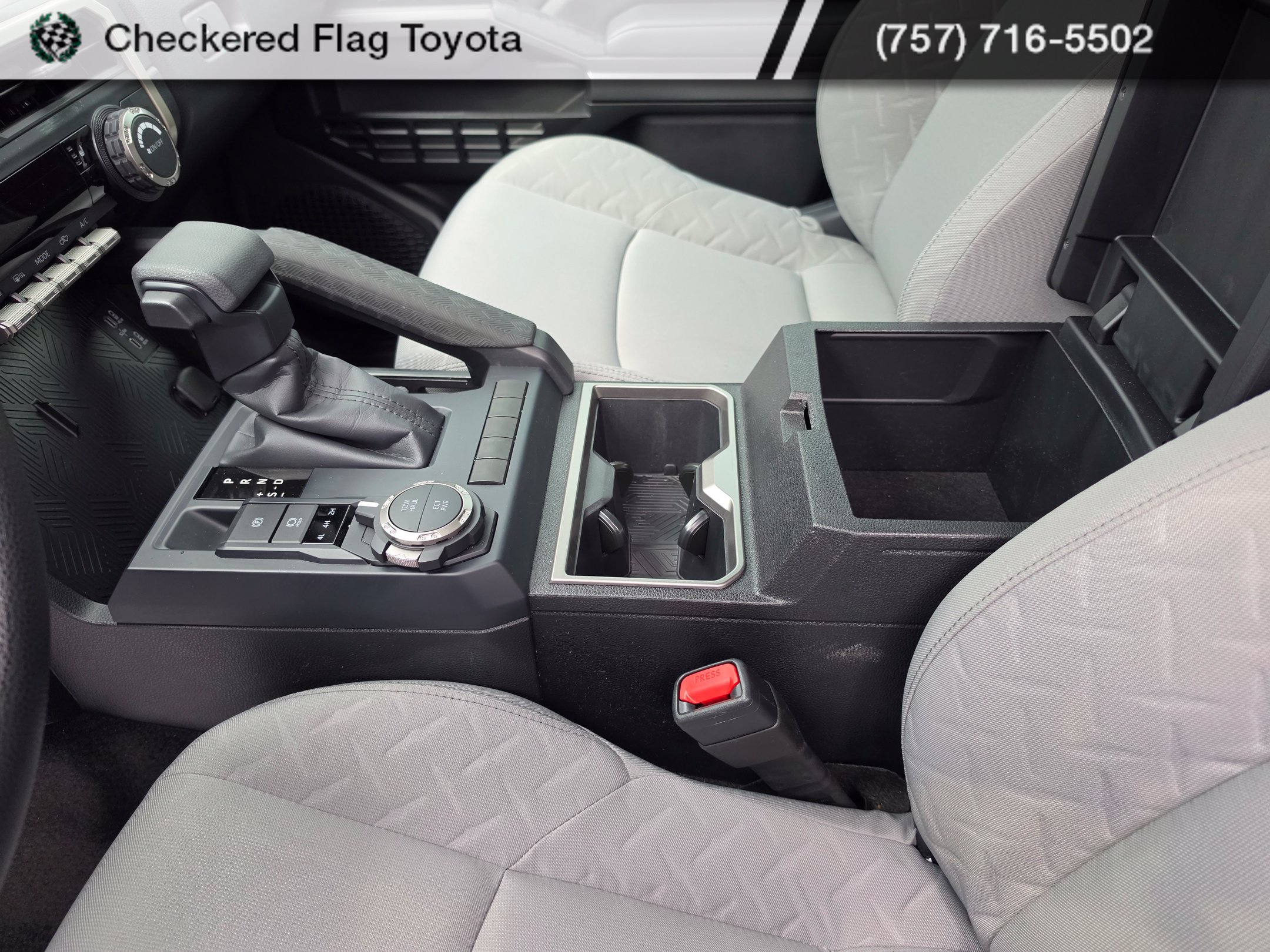 Used 2025 Toyota Tacoma SR5 AWD/4WD image 27