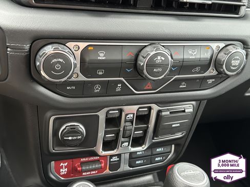 Used 2026 Jeep Gladiator Mojave AWD/4WD image 22