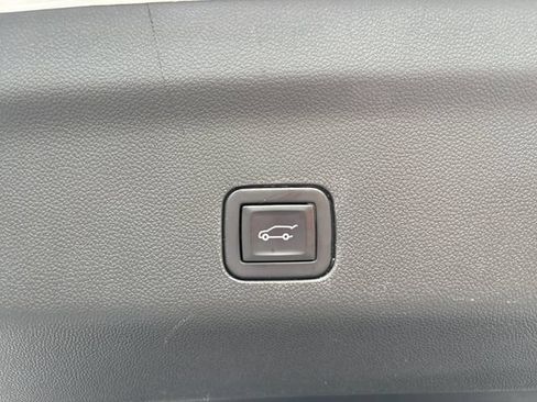 Used 2024 Cadillac Escalade Premium Luxury w/ Performance Package AWD/4WD image 20