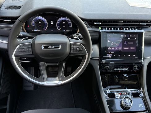 New 2025 Jeep Grand Cherokee Laredo X image 12