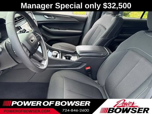 Used 2024 Jeep Grand Cherokee L Laredo AWD/4WD image 10