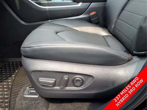 Used 2026 Toyota Highlander XLE AWD/4WD image 9
