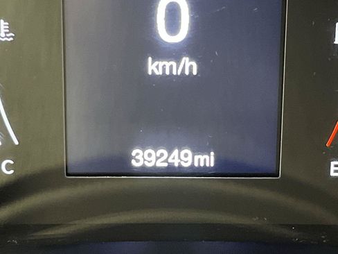 Used 2020 Jeep Compass Latitude w/ Cold Weather Group AWD/4WD image 13