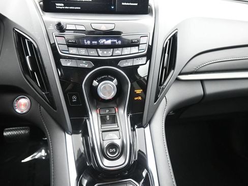 Used 2024 Acura RDX SH-AWD image 17