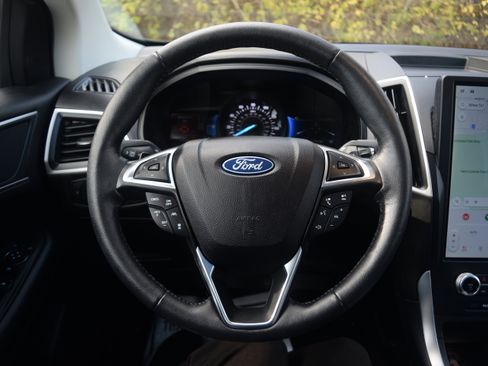 Used 2023 Ford Edge SEL w/ Convenience Package image 4