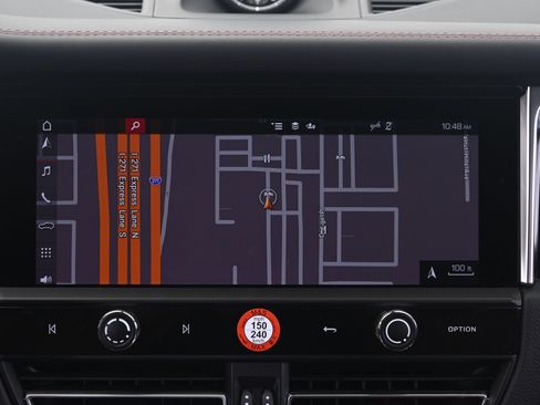 Certified 2024 Porsche Macan S AWD/4WD image 33