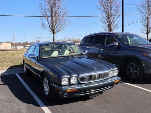 Used 2001 Jaguar XJ image 5