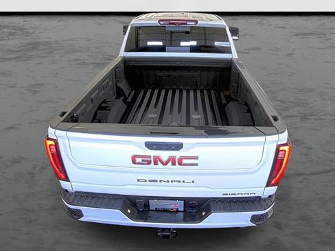 Used 2024 GMC Sierra 2500 Denali w/ Denali Reserve Package AWD/4WD image 3