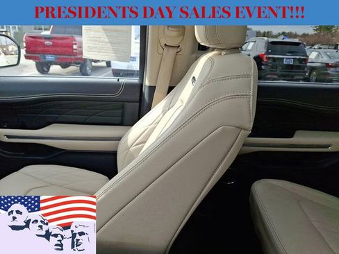 Used 2022 Ford Expedition Platinum image 17