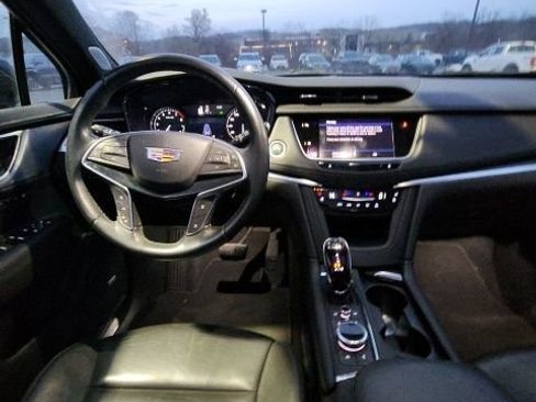 Used 2024 Cadillac XT5 Premium Luxury image 9