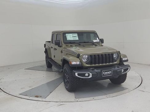 New 2025 Jeep Gladiator Sport image 5