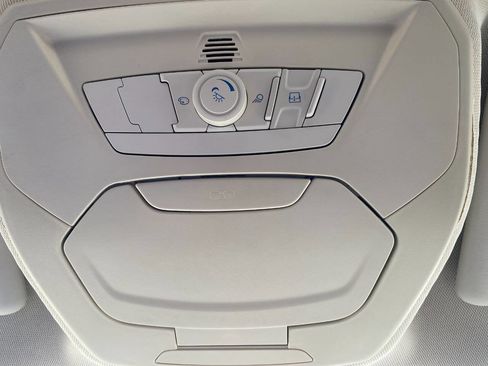 Used 2014 Ford Focus SE w/ Equipment Group 201A FWD image 19