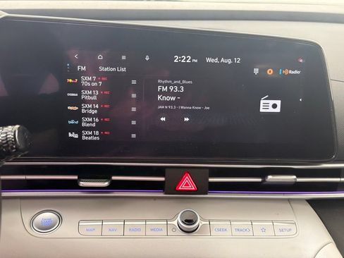 Used 2023 Hyundai Elantra Limited FWD image 21