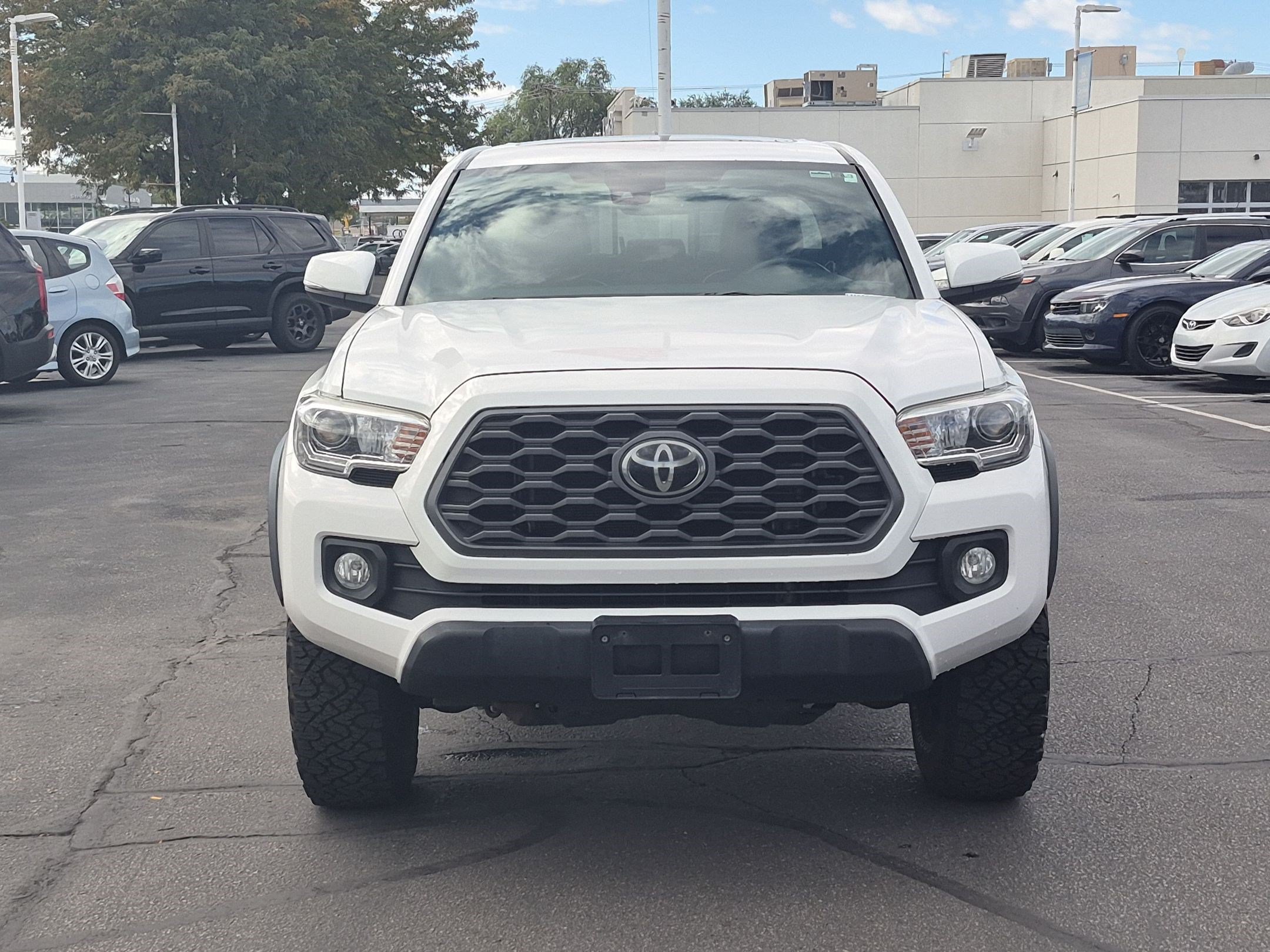 Used 2020 Toyota Tacoma TRD Off-Road w/ TRD Premium Off Road Package AWD/4WD image 11