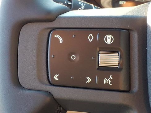 New 2026 Land Rover Defender 130 X-Dynamic SE image 16