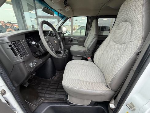 Used 2009 Chevrolet Express 3500 Passenger w/ LT Preferred Equipment Group image 9