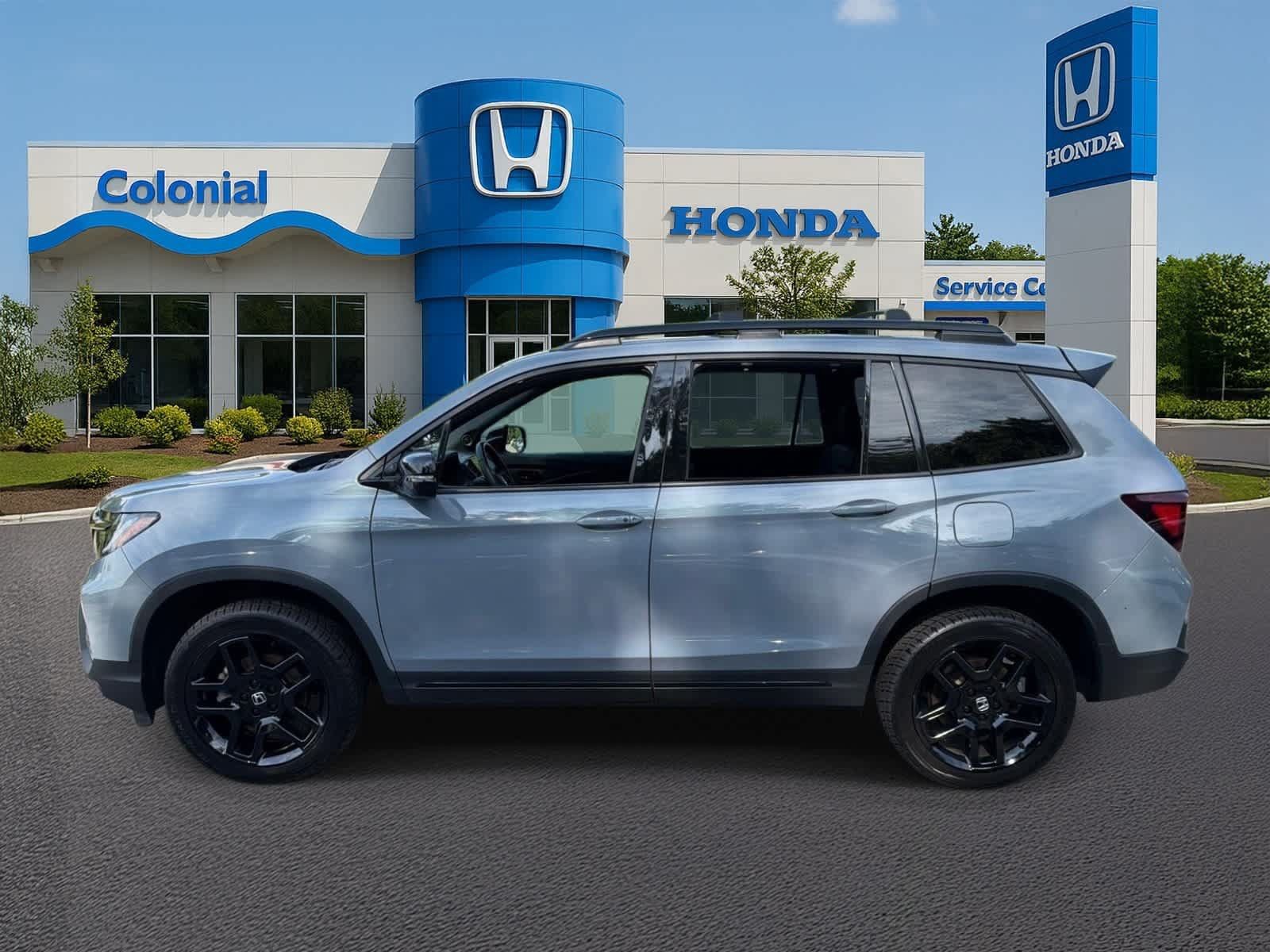 Used 2025 Honda Passport Black Edition image 3