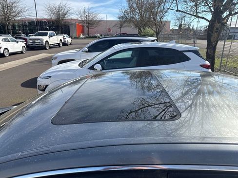 Used 2011 Mercedes-Benz E 350 Sedan image 5