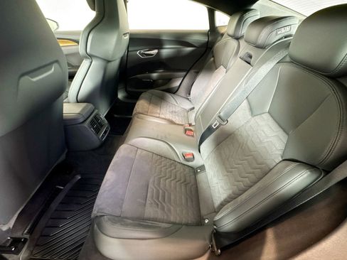 Used 2023 Audi e-tron GT Premium Plus image 22