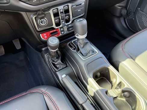 New 2025 Jeep Wrangler Unlimited Rubicon image 19