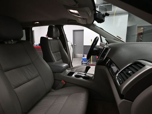 Used 2012 Jeep Grand Cherokee Laredo image 49