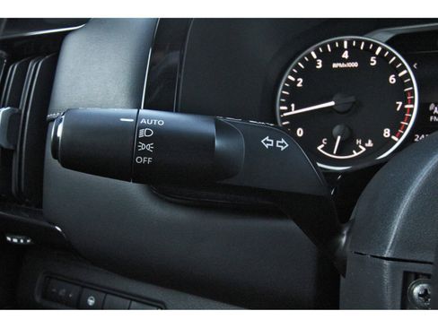 Used 2023 Nissan Pathfinder SV image 20