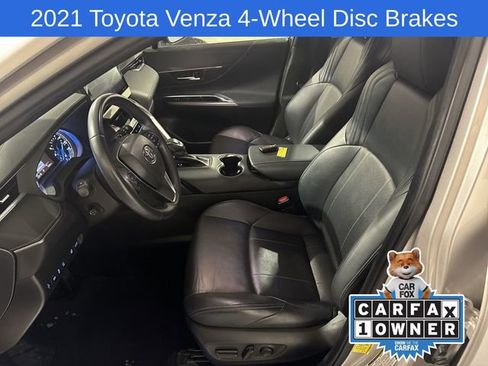 Used 2021 Toyota Venza Limited image 19