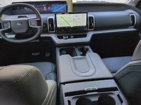 New 2025 Ford Expedition Max Active image 15