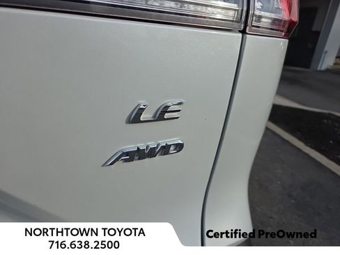 Used 2024 Toyota Corolla Cross LE image 7