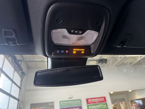 Used 2024 Chevrolet Colorado Z71 w/ Z71 Convenience Package 2 image 20