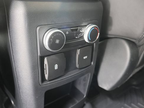Used 2021 Ford Explorer XLT w/ Equipment Group 202A AWD/4WD image 34