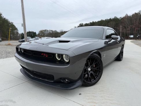 Used 2015 Dodge Challenger R/T Scat Pack w/ Scat Pack Appearance Package image 1