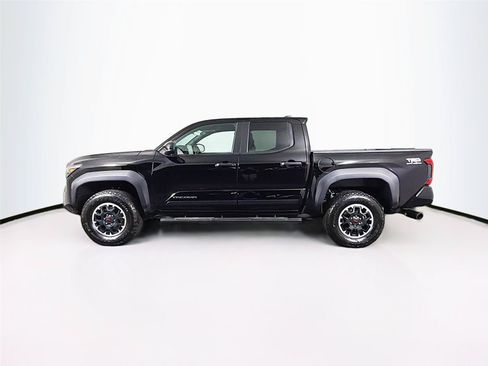 Used 2024 Toyota Tacoma TRD Off-Road AWD/4WD image 8