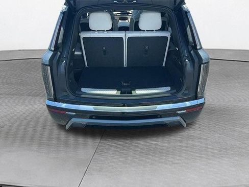 New 2026 Cadillac Vistiq Luxury image 22