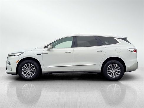 Used 2023 Buick Enclave Essence image 8