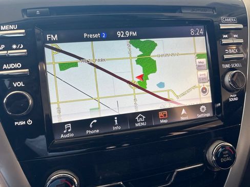 Used 2018 Nissan Murano SV FWD image 11