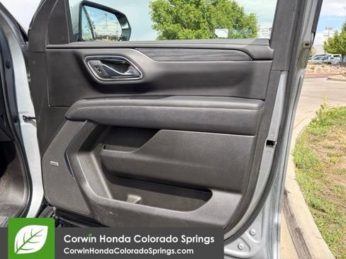Used 2023 GMC Yukon XL SLT w/ SLT Luxury Package AWD/4WD image 23