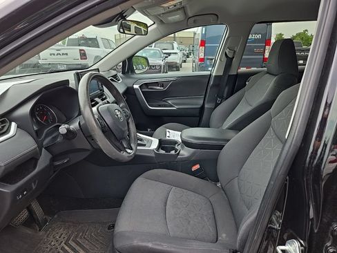 Used 2021 Toyota RAV4 XLE FWD image 15
