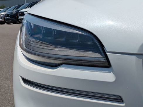 Used 2023 Lincoln Aviator Reserve image 10