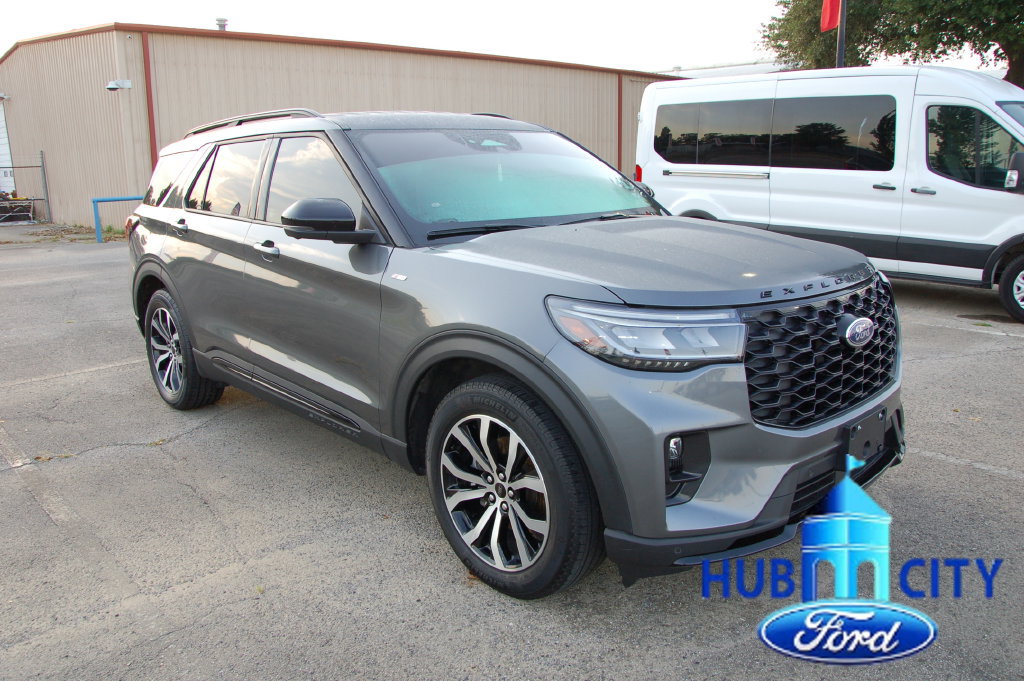 Used 2025 Ford Explorer ST-Line RWD image 7