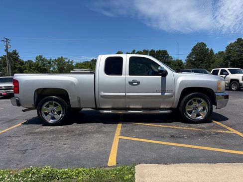Used 2011 Chevrolet Silverado 1500 LT w/ Florida Edition RWD image 5